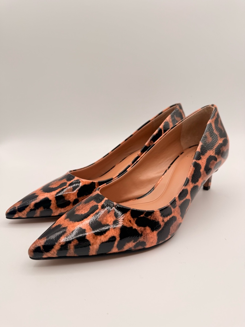 VINCE CAMUTO Leopard Kitten Heel Pumps Leather Pointed Toe Size 9 NWT